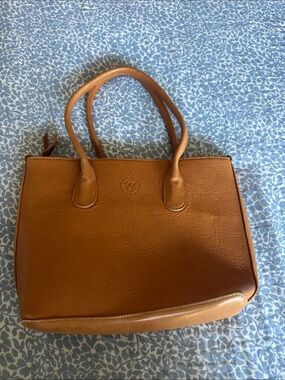 Wanderers women’s Classic Tan Leather Tote Bag by wanderers